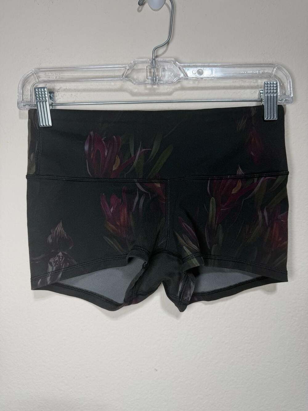 Lululemon Midnight Iris Floral Print Athletic Yoga Booty Shorts